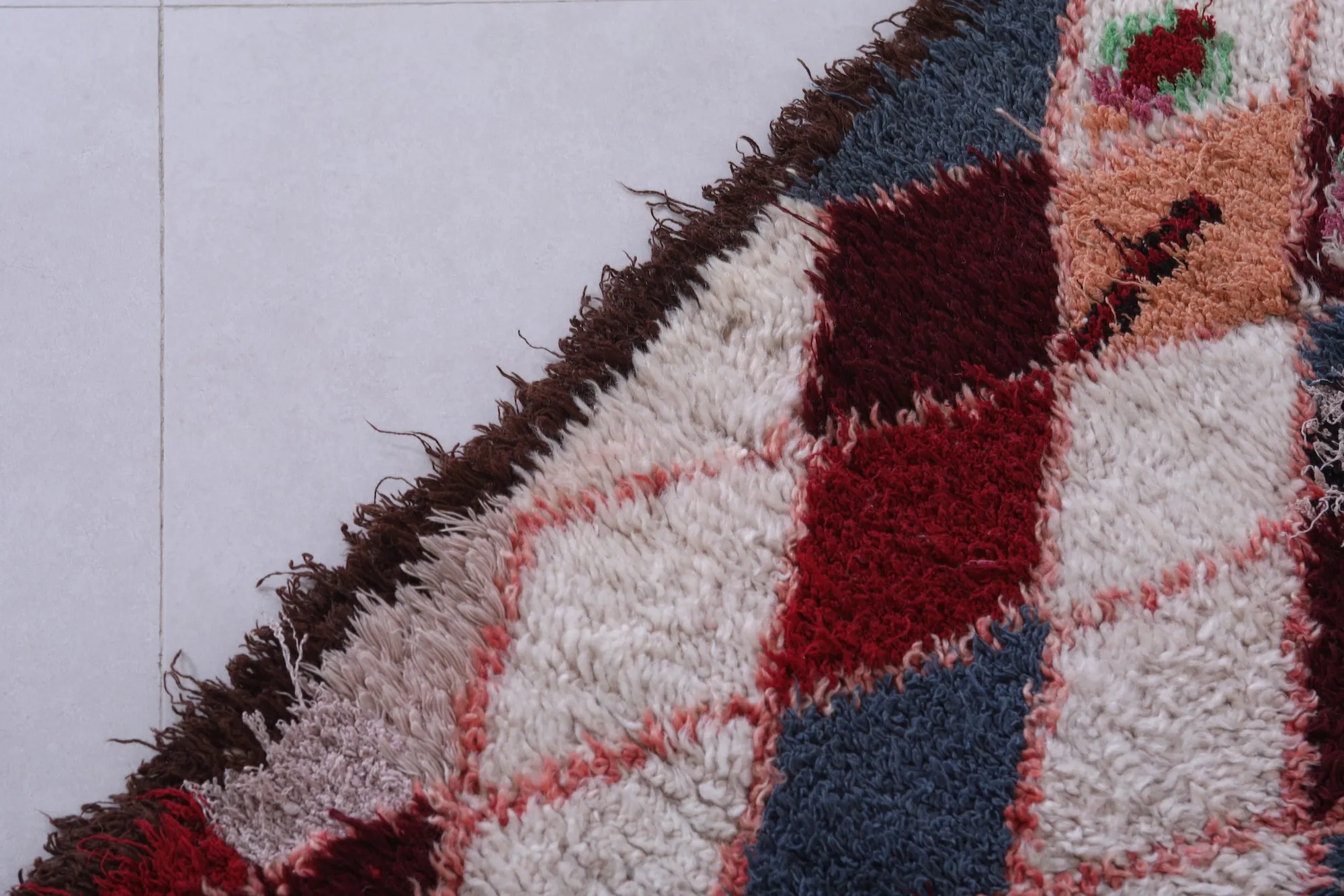 Moroccan Rug – Vibrant Diamond Pattern 3.8 x 5.8 FT