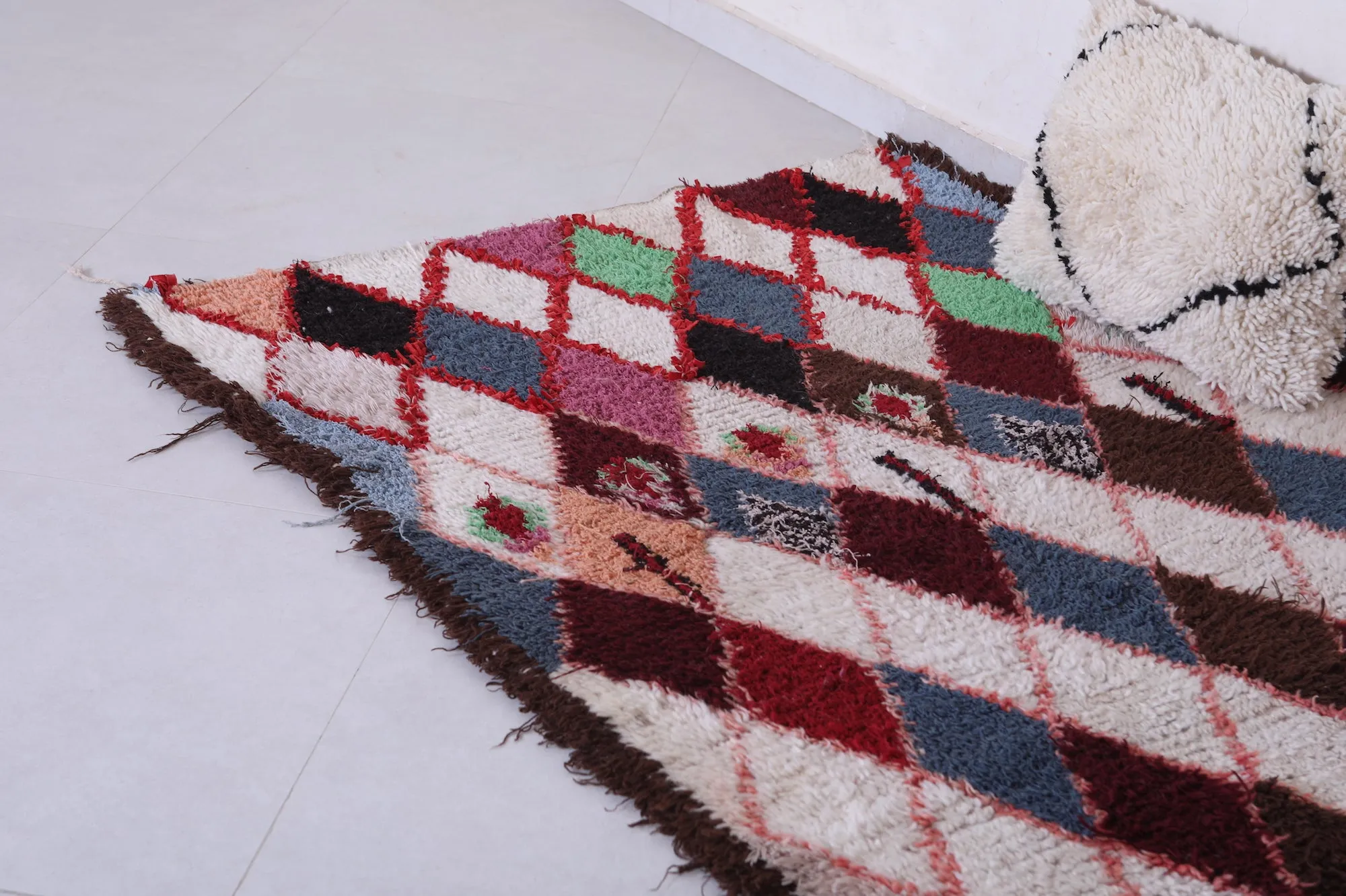 Moroccan Rug – Vibrant Diamond Pattern 3.8 x 5.8 FT
