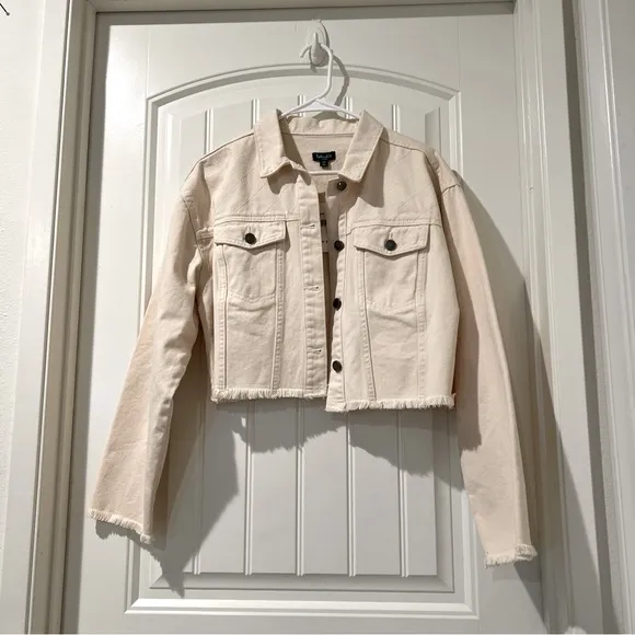 NWT SPLENDID FRAYED IVORY CROPPED DENIM JACKET, EGRET, LARGE