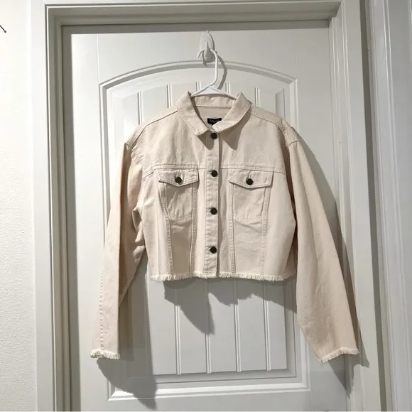 NWT SPLENDID FRAYED IVORY CROPPED DENIM JACKET, EGRET, LARGE