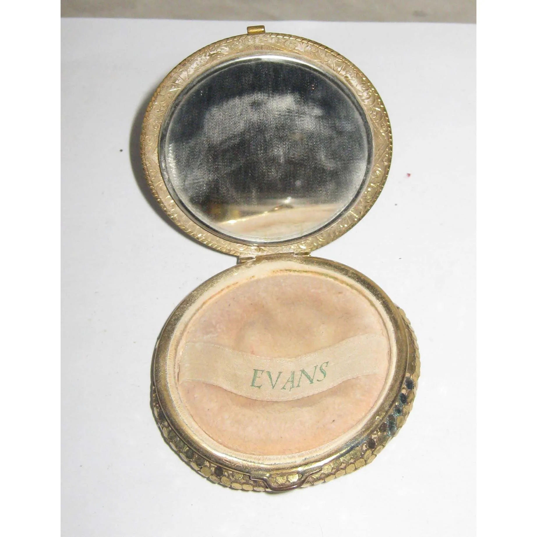 Ornate Mesh Compact By Evans
