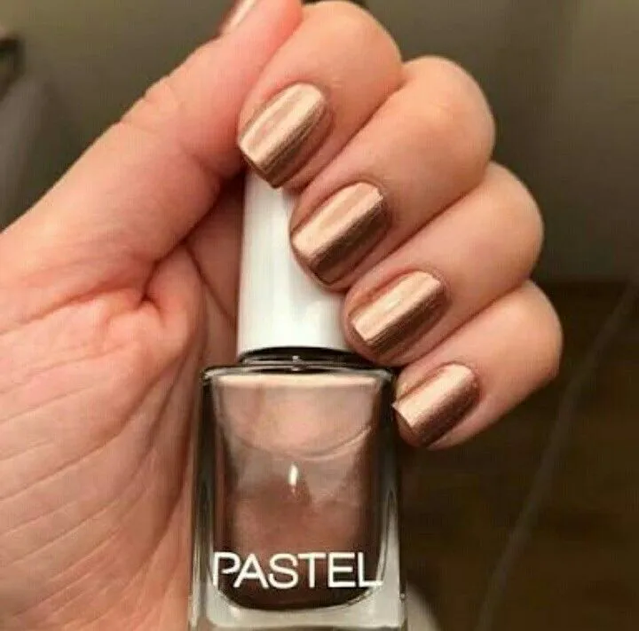Pastel nail polish - 225