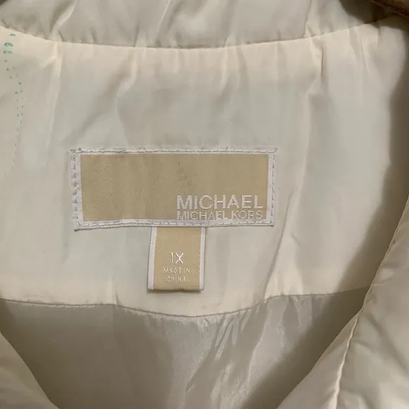 PD-Women's Michael Kors puffer Vest 1X White plus size