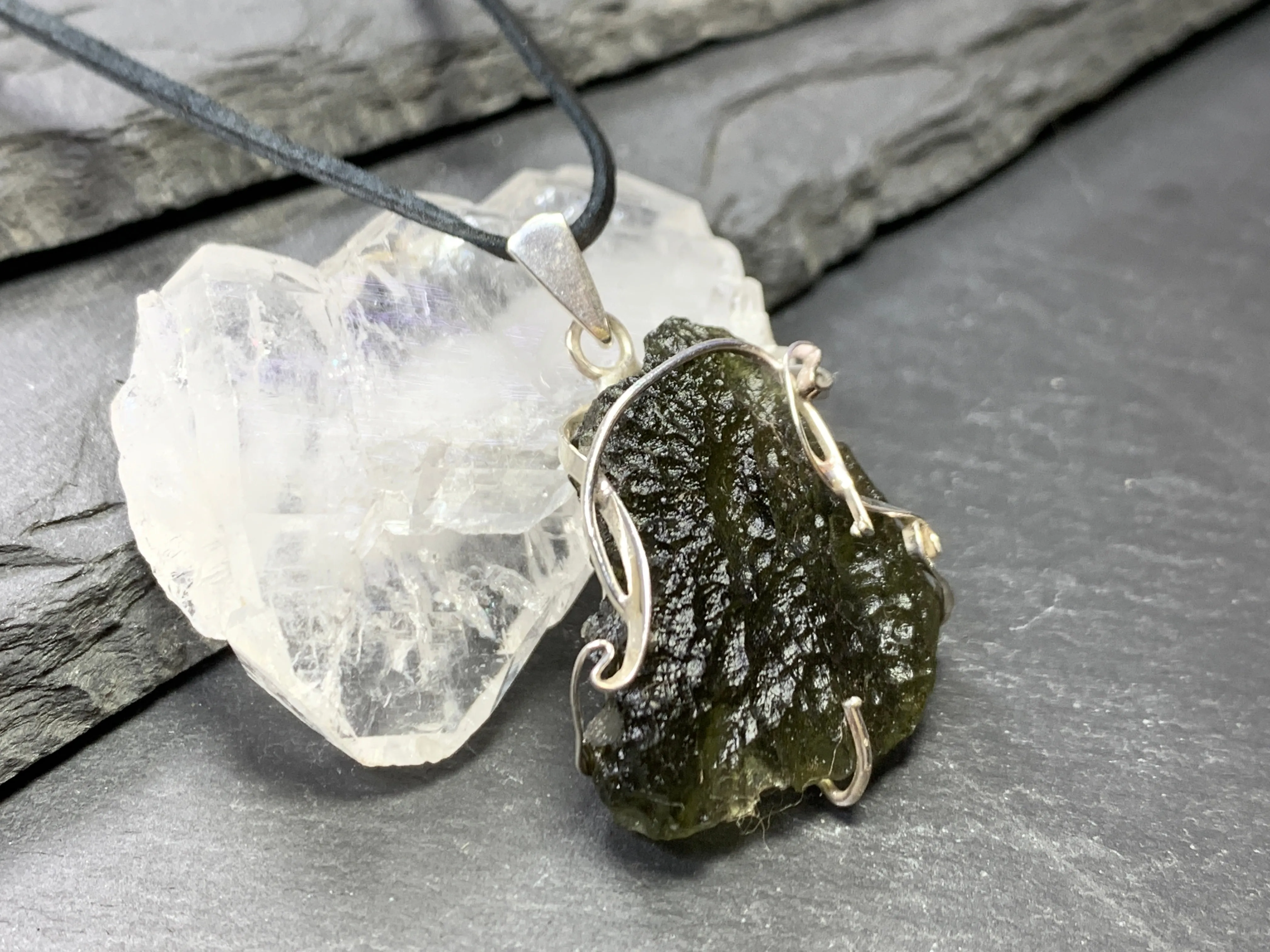 Pendant Raw Moldavite In Silver 6.3g