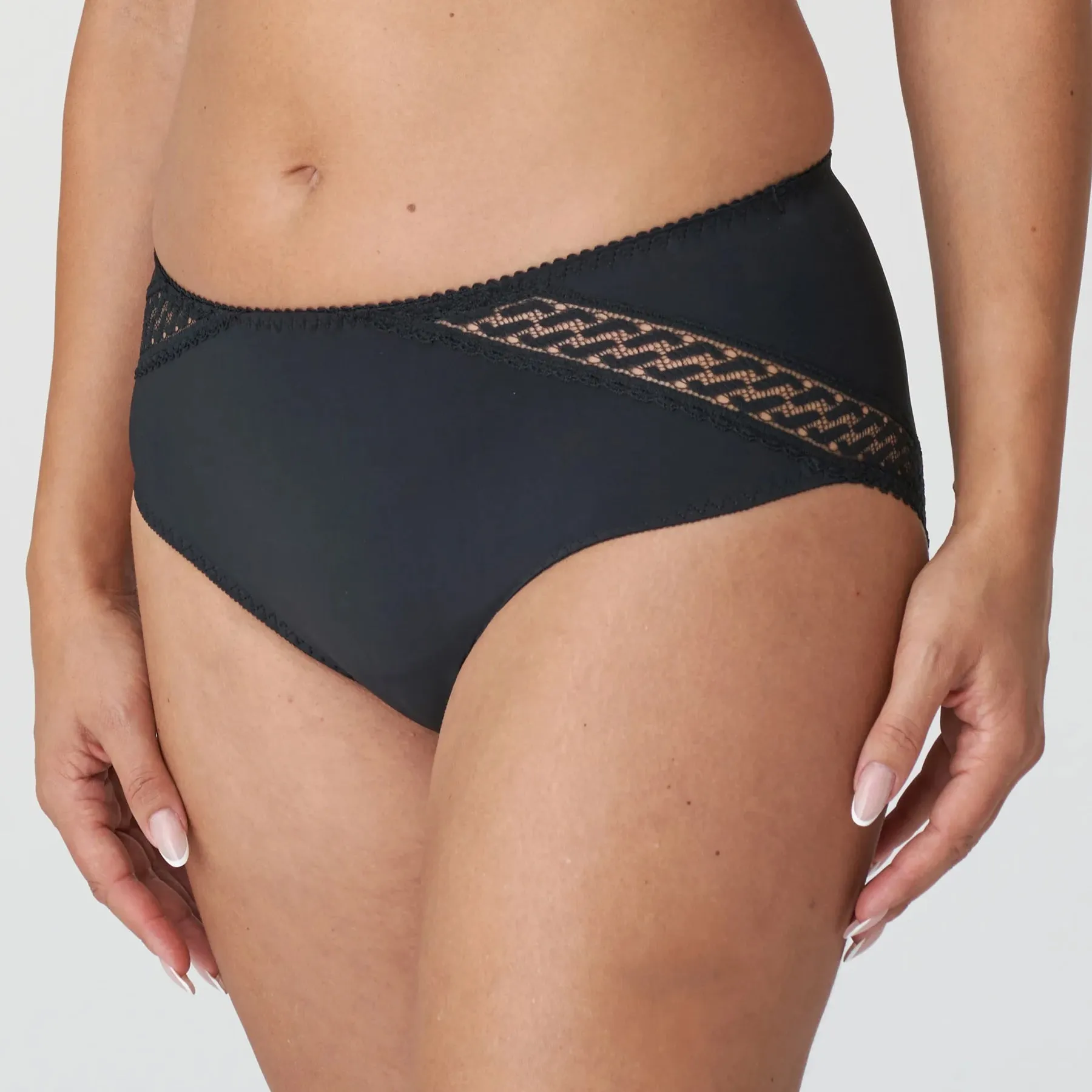 PrimaDonna Montara Full Brief