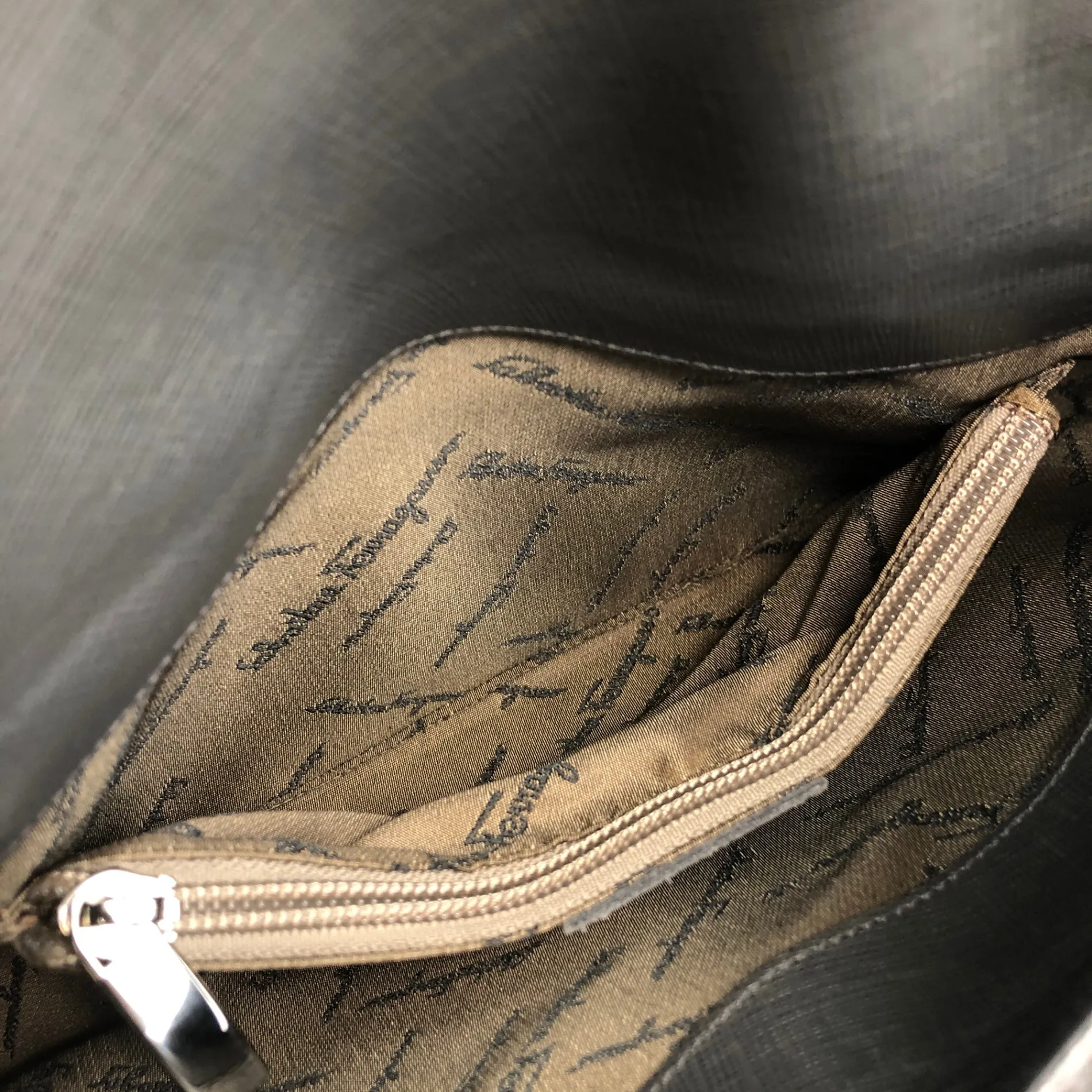 Salvatore Ferragamo Gancini Shoulder bag Black Vintage jj3nkf