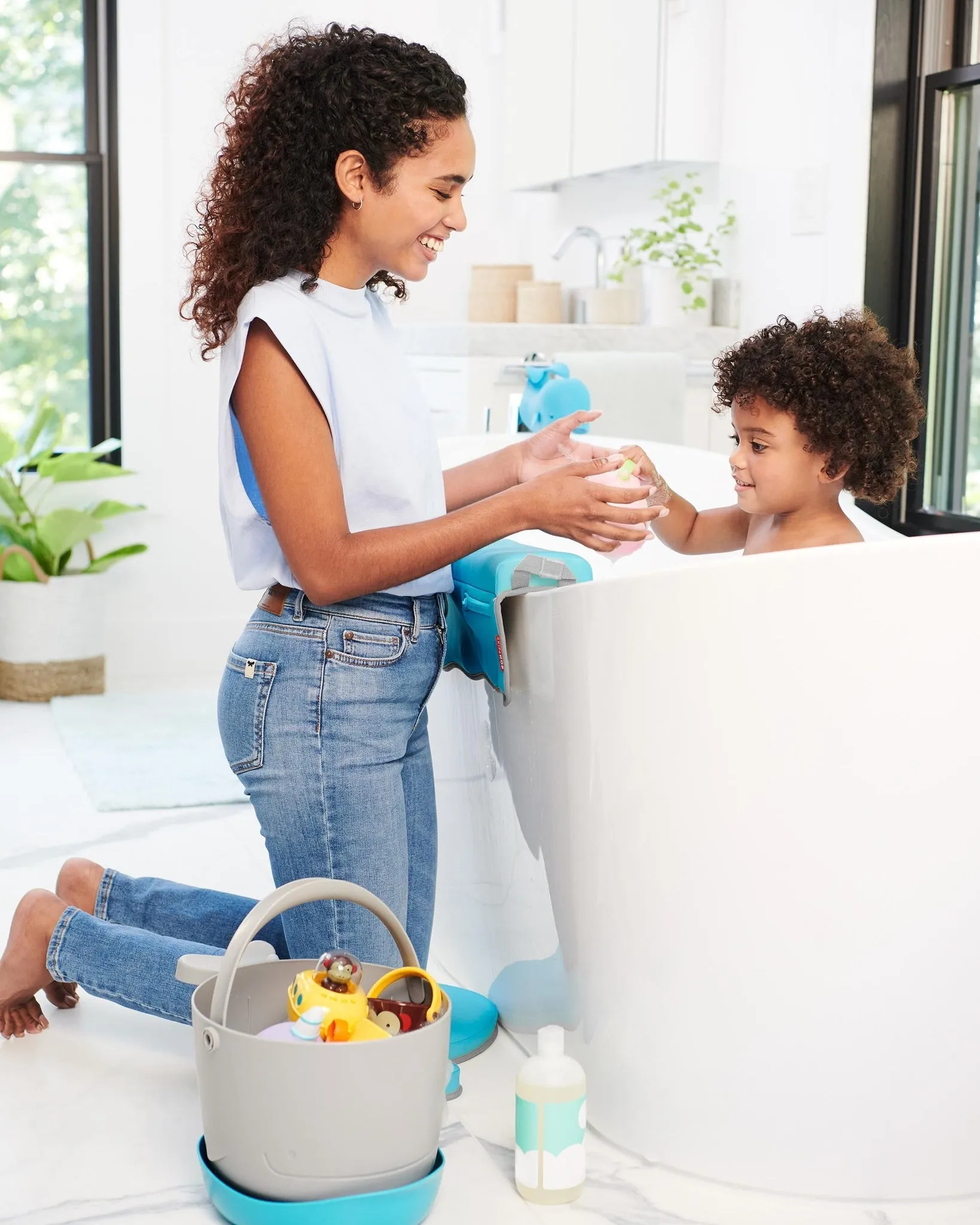 Skip Hop Moby Stowaway Bath Toy Bucket
