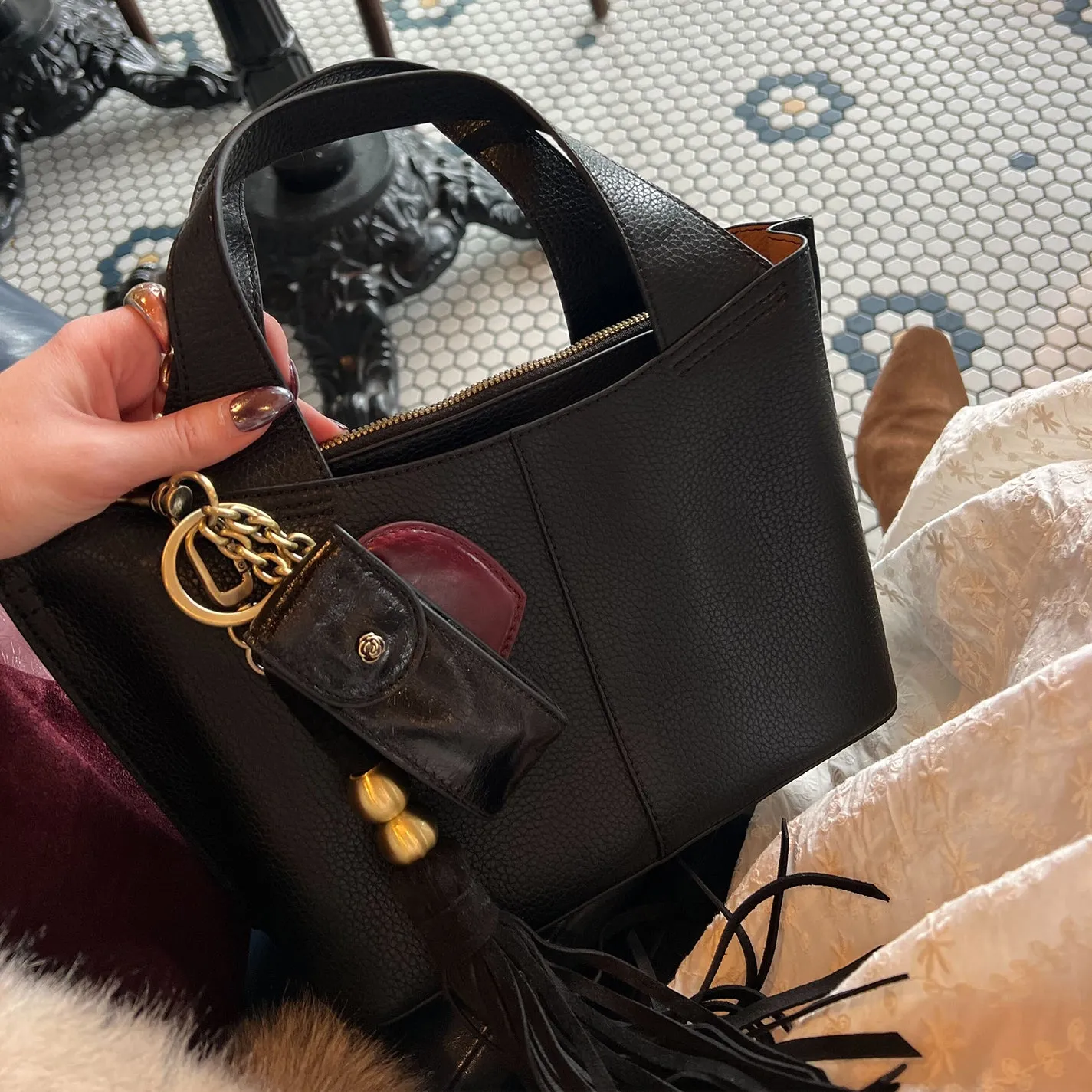 Tamborine Tassel in Suede - Black