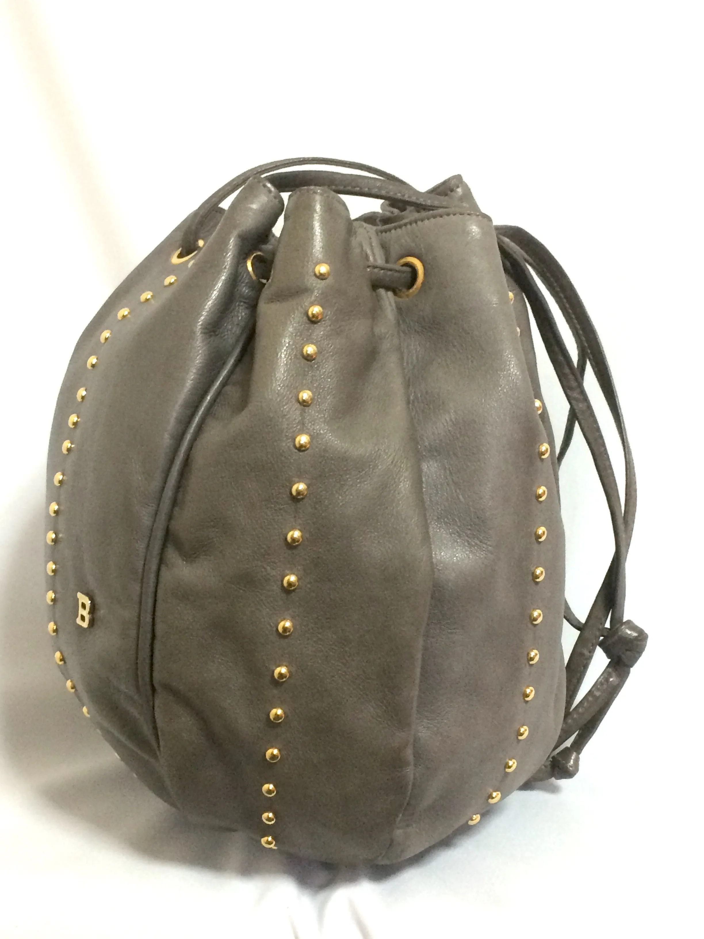 Vintage BALLY taupe gray lamb leather ball shape hobo bucket shoulder bag with golden B charm. Unique design. 050315r4