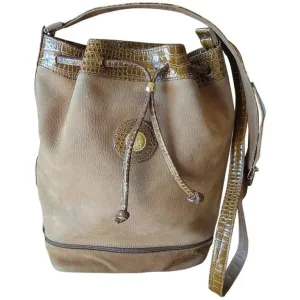 Vintage FENDI tan brown leather bucket hobo shoulder bag with croc embossed enamel leather trimmings and a golden logo charm. Unisex. 060711