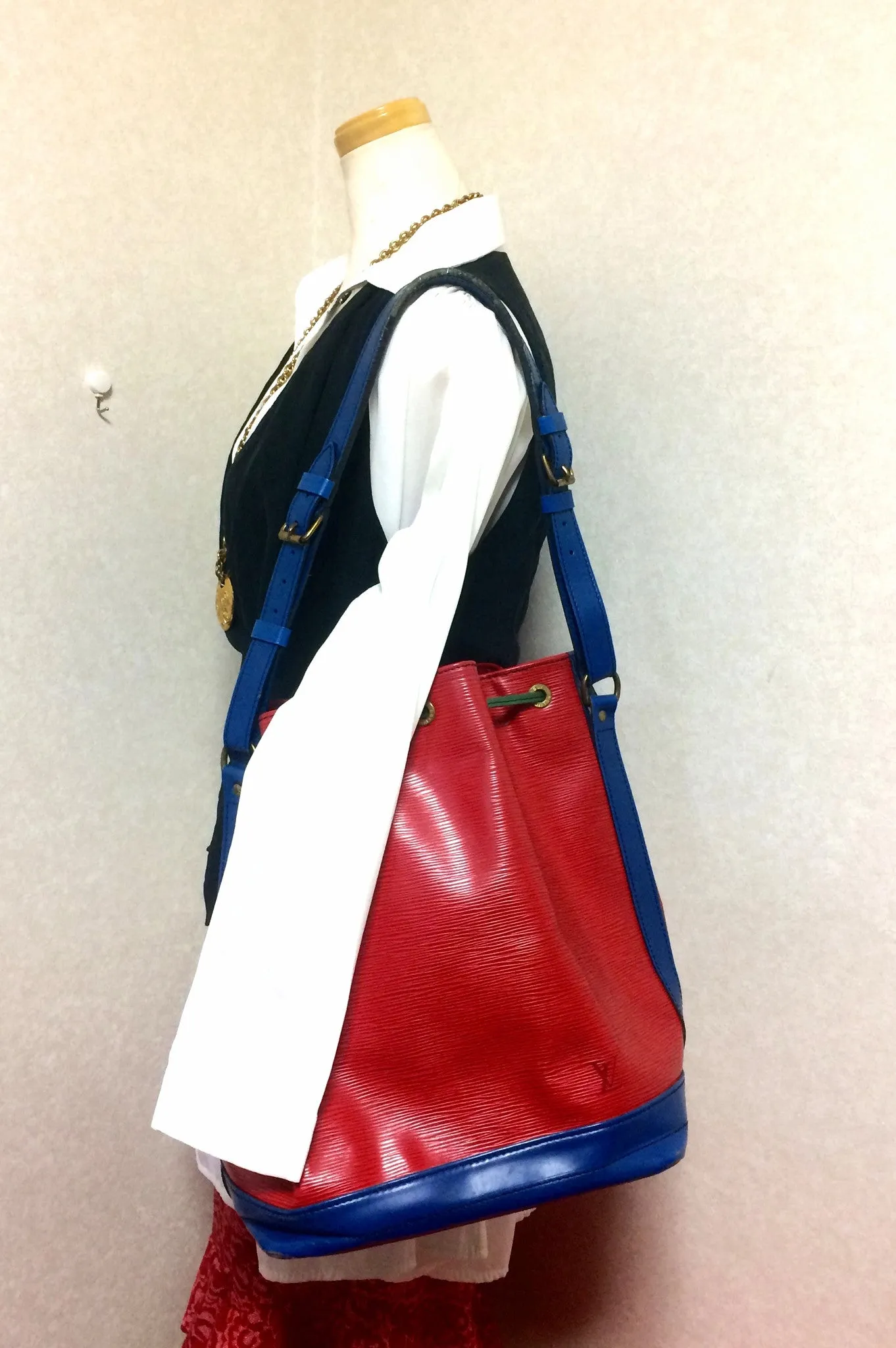 Vintage Louis Vuitton red, blue, and green, epi bucket hobo GM noe shoulder bag. Classic LV bag.