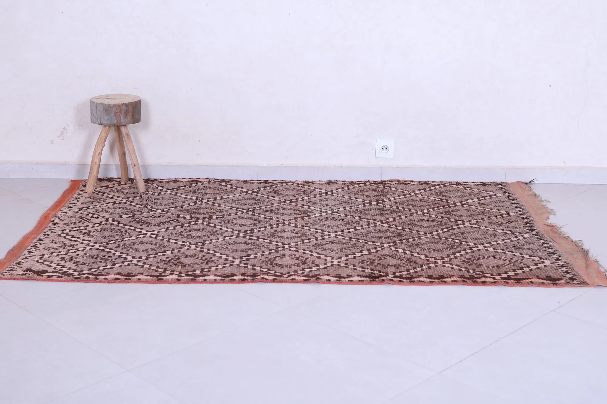 Vintage Moroccan Berber Rug 4.1 X 6.8 Feet – Geometric Diamond Design