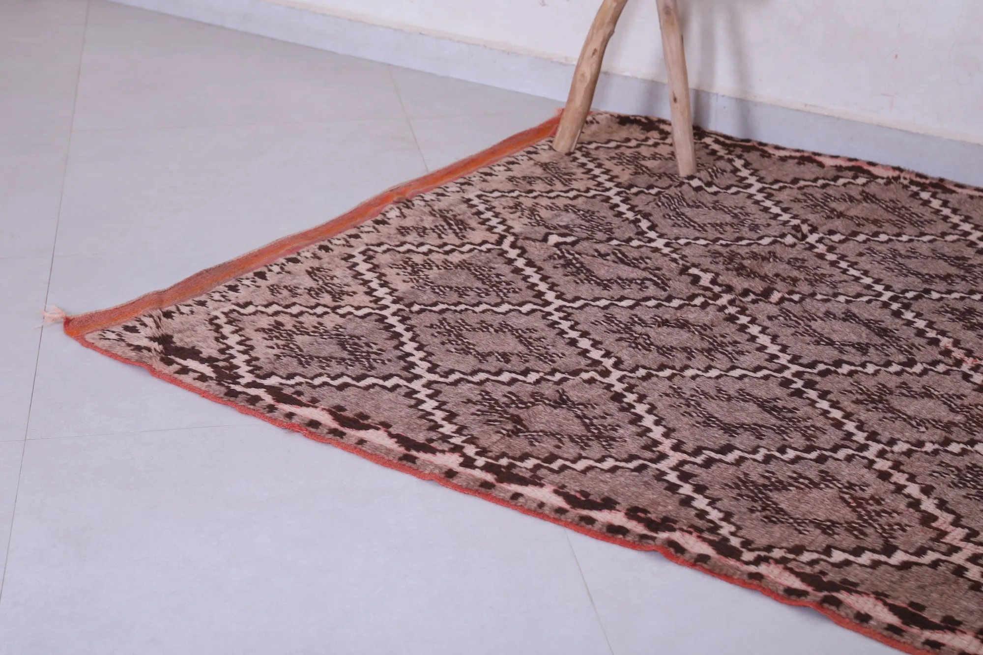 Vintage Moroccan Berber Rug 4.1 X 6.8 Feet – Geometric Diamond Design