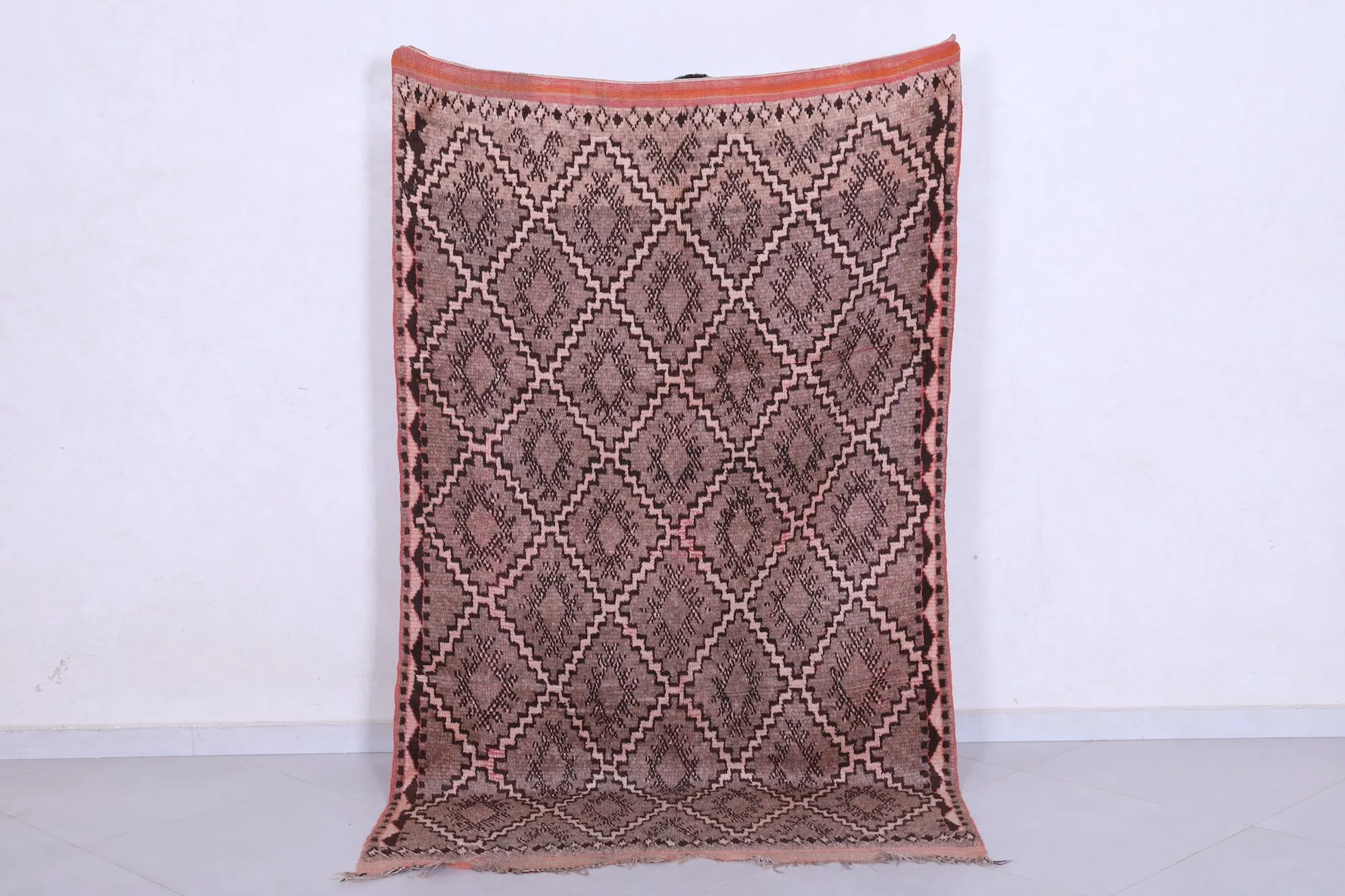Vintage Moroccan Berber Rug 4.1 X 6.8 Feet – Geometric Diamond Design