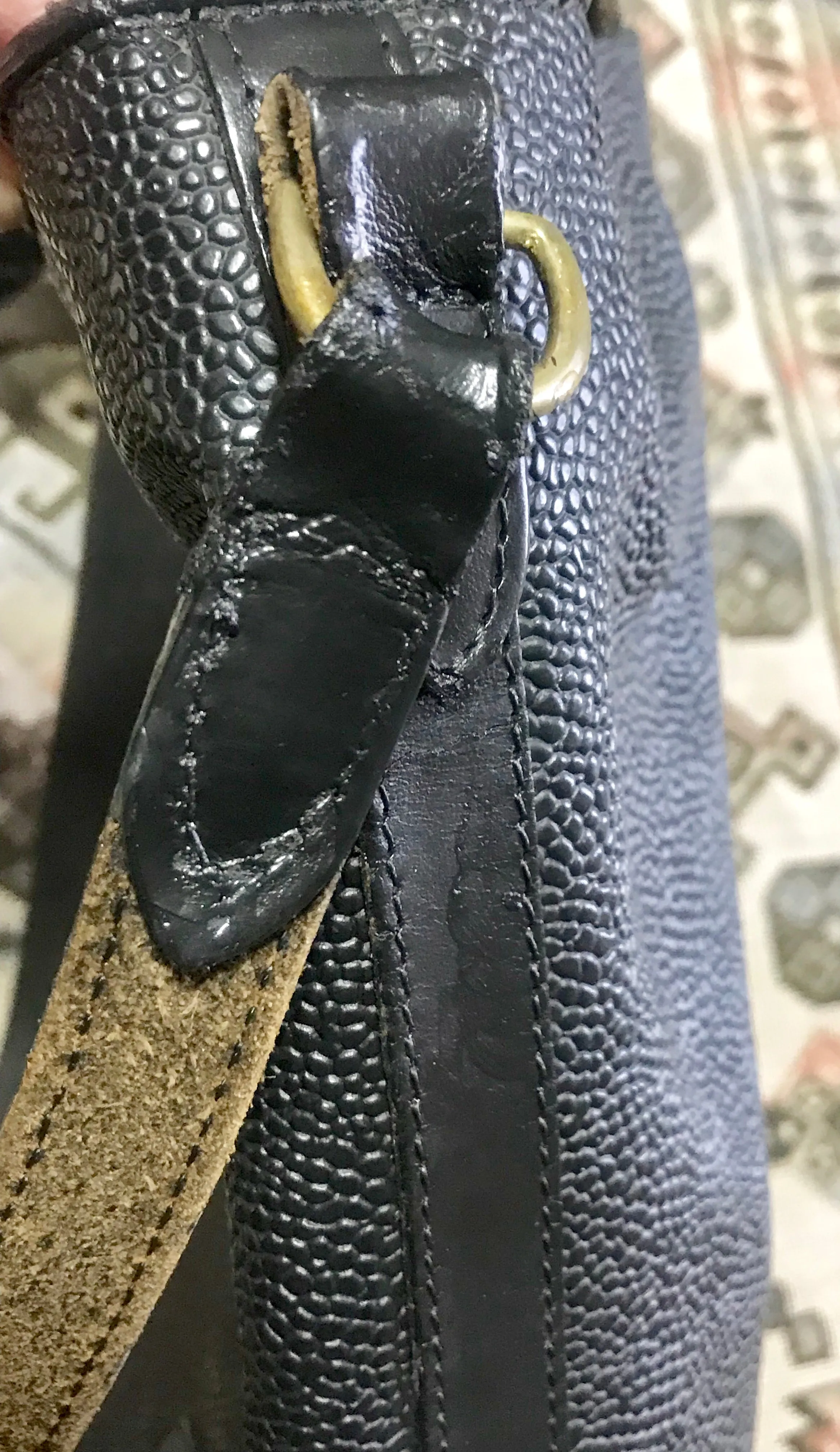 Vintage Mulberry hobo bucket black scotchgrain hobo shoulder bag with leather strap. Unisex use for daily use.