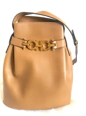 Vintage Salvatore Ferragamo camel brown leather hobo style shoulder bag with gancini gold tone closure. Masterpiece for daily use. 050320r6